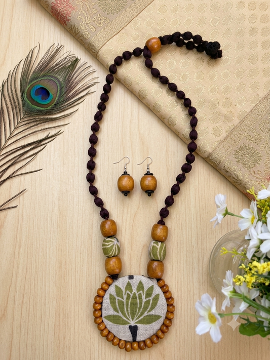 Lotus Beaded Necklace Set