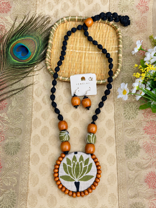 Lotus Beaded Necklace Set