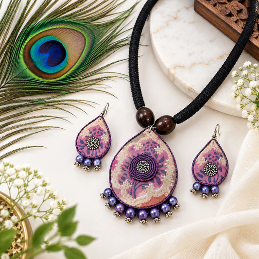 lavendar colour short necklace set