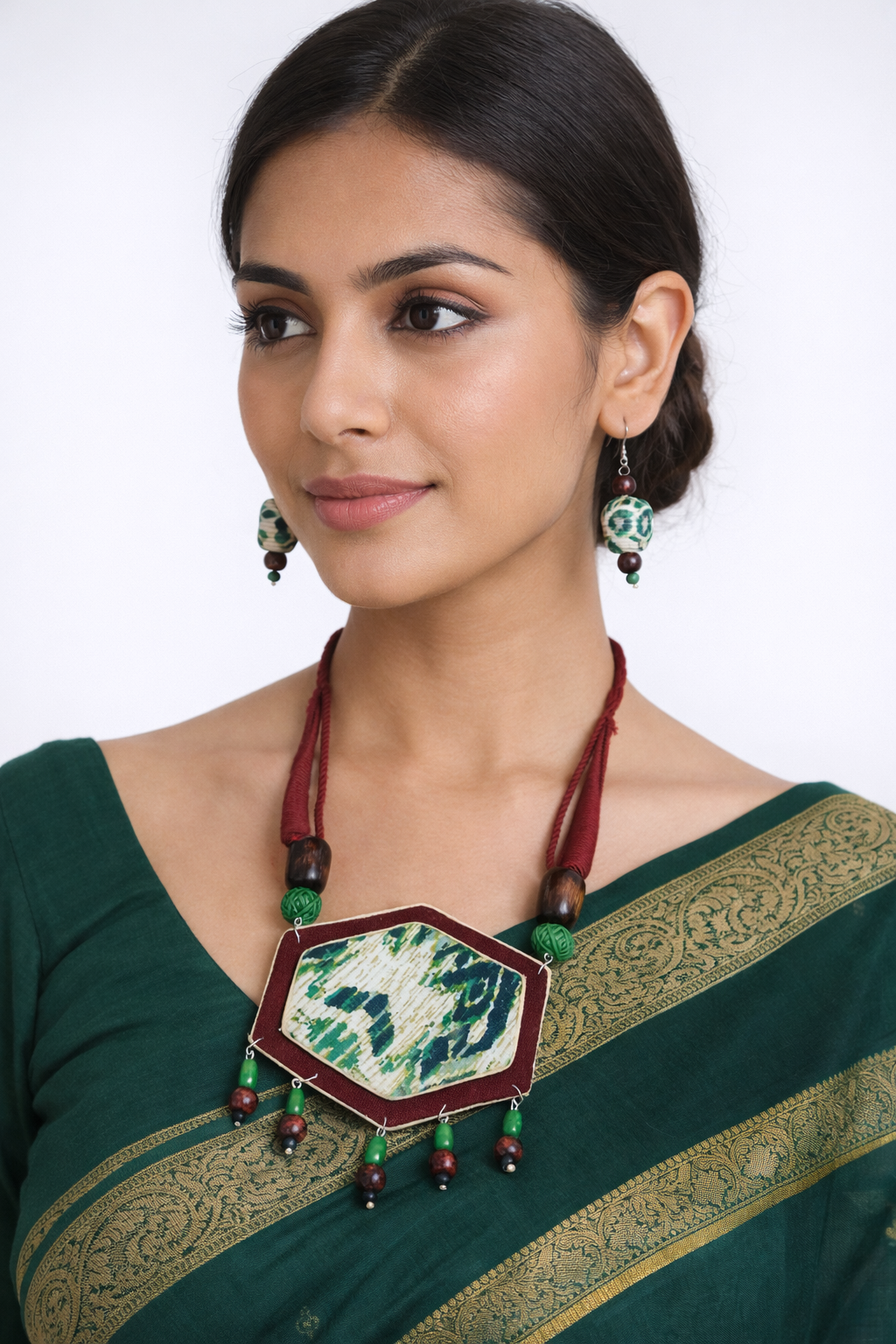 Maroon and Green Necklace set