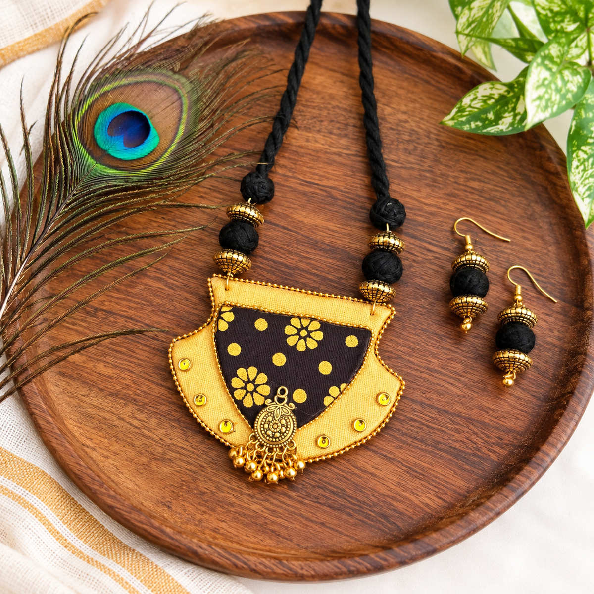 Gold and Black Necklace set